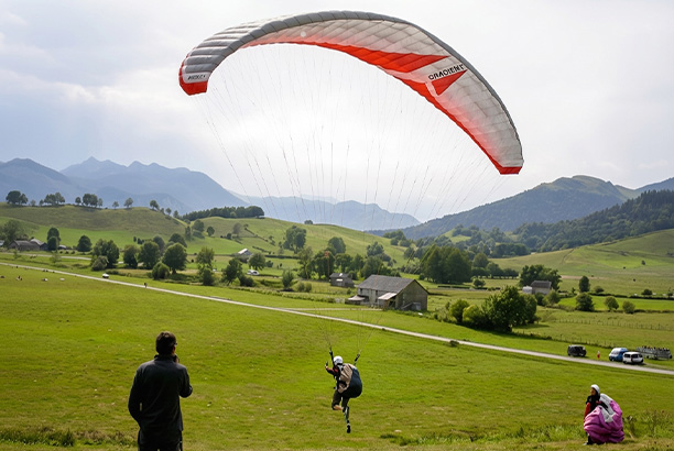 Vacances pour tous - colonies de vacances  - Lescun - Le plaisir de voler