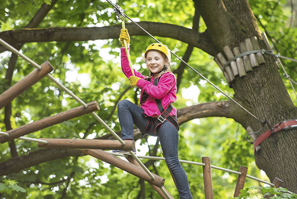 Vacances pour tous - colonies de vacances  - Les Eyzies-Sireuil - 100 % Grimpe d'arbres