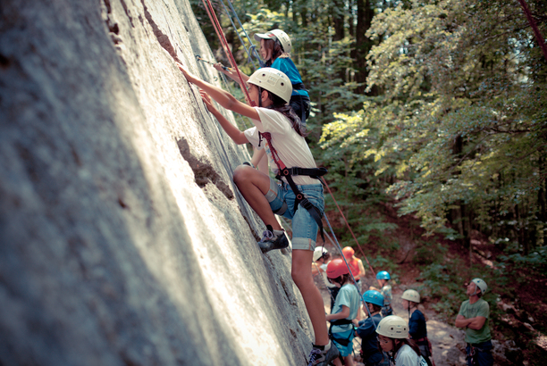 Vacances pour tous - colonies de vacances  - La Mongie-Barèges - Grimpeurs pyrénéens Vacances pour tous - colonies de vacances  - La Mongie-Barèges - Grimpeurs pyrénéens