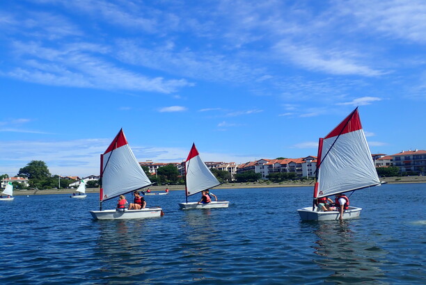 Vacances pour tous - colonies de vacances  - Saint-Jean-de-Luz - Atlantic voile Vacances pour tous - colonies de vacances  - Saint-Jean-de-Luz - Atlantic voile